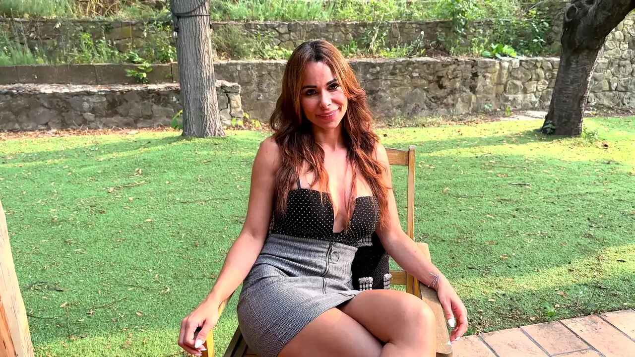 JacquieetMichelTV – Jess, 33, jazz singer XXX Video