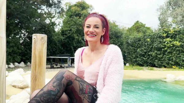 JacquieEtMichelTV Sally plus gourmande que jamais Sally more greedy than ever